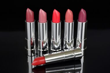 What lipstick is made of: the benefits and harms of its constituent substances